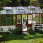 Skleníky zo skla, fóliovníky a záhradné domčeky