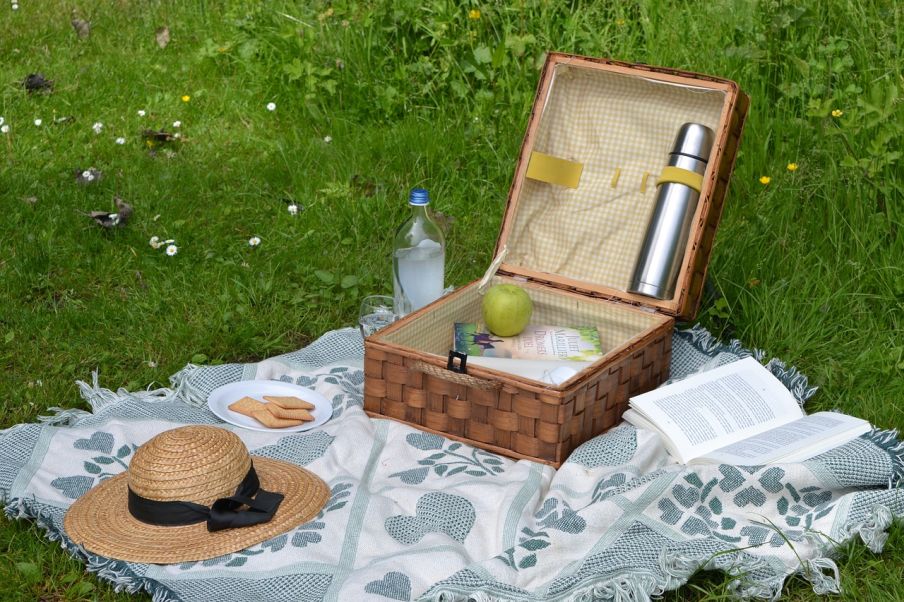 Termoska na čaj je fajn na výlet foto: pixabay